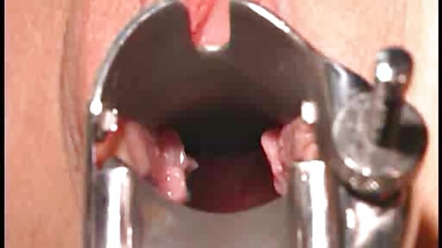 เซ็กซี่ ผมสีน้ำตาล วีดีโอ โป๊ น้อง แน ท Aletta Ocean has oral fuck outdoors