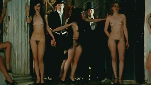 Christina Bella วีดีโอ คลิป โป๊ ผมสีน้ำตาลยาวได้รับการเจาะทวารหนักของเธอบนสนามหญ้า